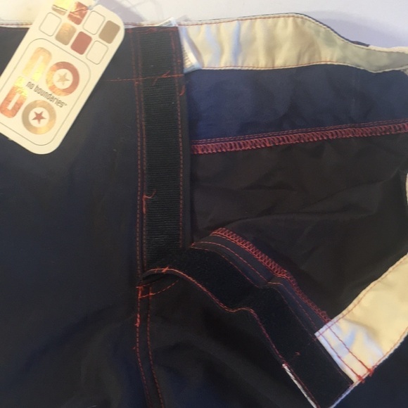 NWT Boardshort Coverups Beach Bum Navy Red M 9/11 - Picture 3 of 4